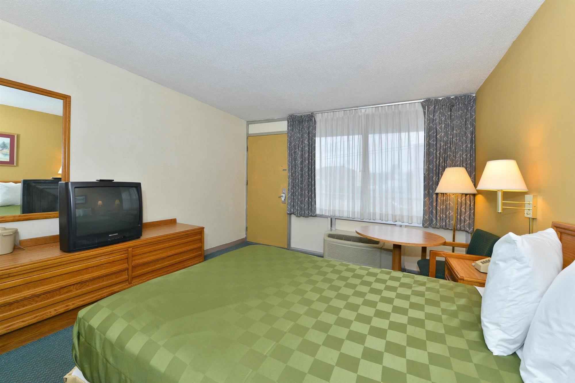 Red Roof Inn Marion, Va Екстер'єр фото